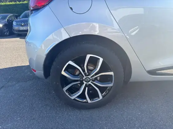 RENAULT CLIO IV - voiture d'occasion - Photo 24