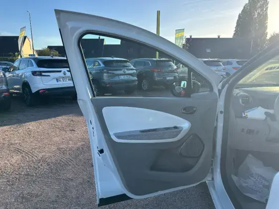 RENAULT ZOE - voiture d'occasion - Photo 16