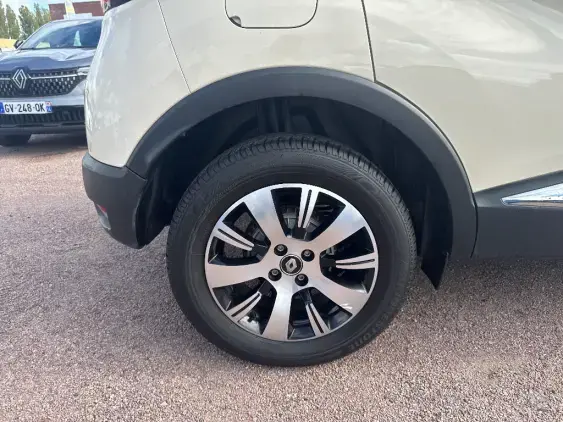 RENAULT CAPTUR - voiture d'occasion - Photo 23