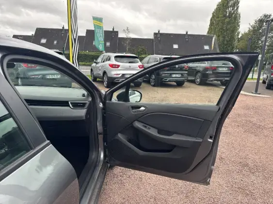 RENAULT CLIO V - voiture d'occasion - Photo 19