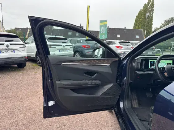 RENAULT MEGANE V - voiture d'occasion - Photo 17