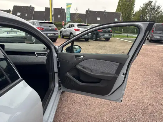 RENAULT CLIO V - voiture d'occasion - Photo 18