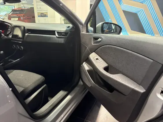 RENAULT CLIO V - voiture d'occasion - Photo 18