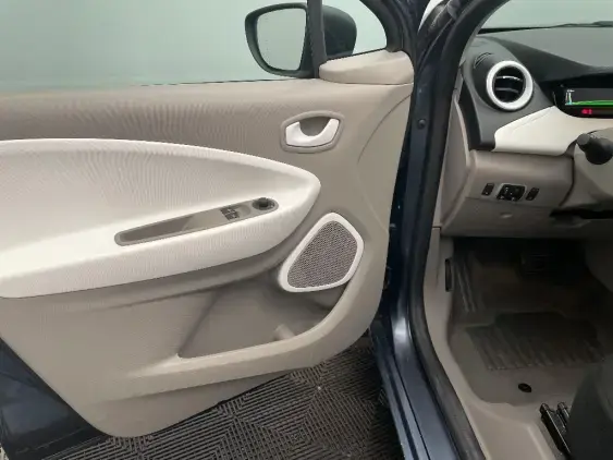 RENAULT ZOE - voiture d'occasion - Photo 18