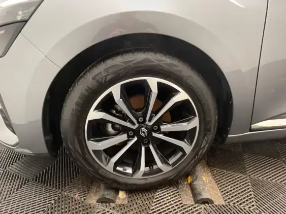 RENAULT CLIO V - voiture d'occasion - Photo 23