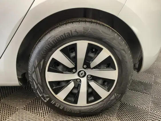 RENAULT CLIO V - voiture d'occasion - Photo 23