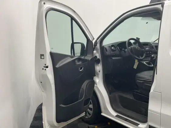 NISSAN NV300 - voiture d'occasion - Photo 14