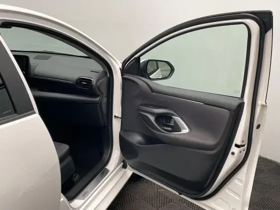 TOYOTA YARIS IV - voiture d'occasion - Photo 19