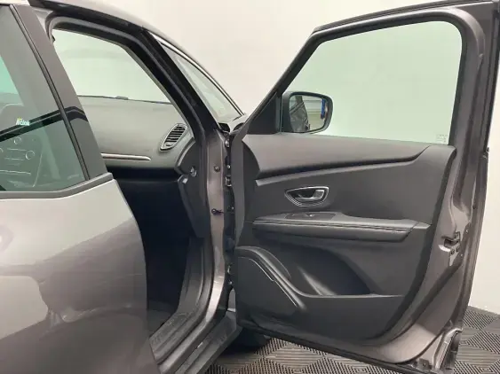 RENAULT SCENIC IV - voiture d'occasion - Photo 19