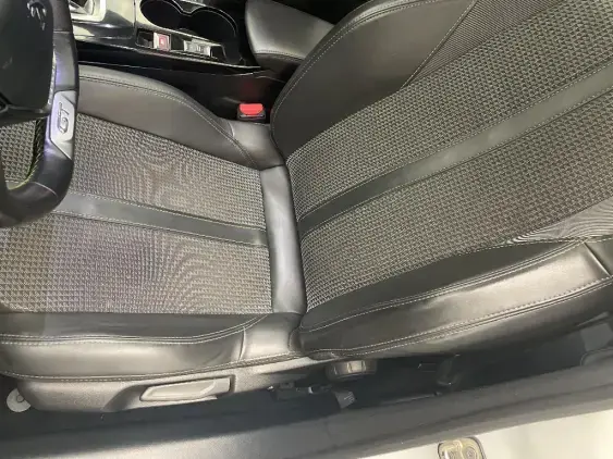 PEUGEOT 208 BUSINESS R II - voiture d'occasion - Photo 18