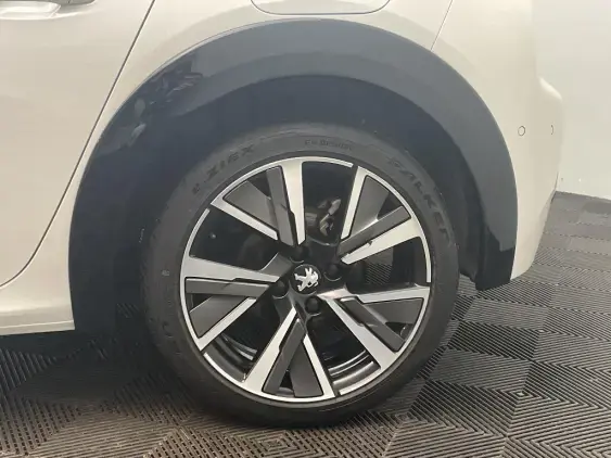 PEUGEOT 208 BUSINESS R II - voiture d'occasion - Photo 24