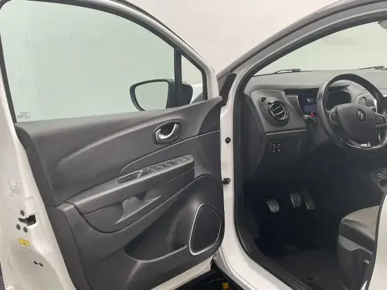 RENAULT CAPTUR - voiture d'occasion - Photo 19