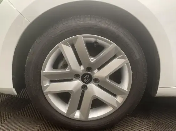 RENAULT CLIO V - voiture d'occasion - Photo 23