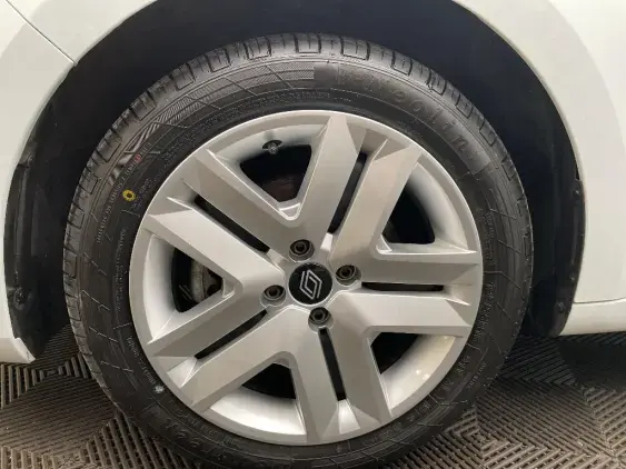 RENAULT CLIO V - voiture d'occasion - Photo 23