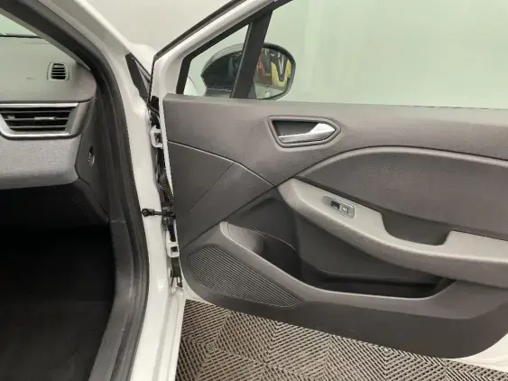 RENAULT CLIO V - voiture d'occasion - Photo 19