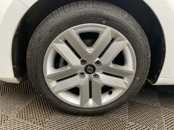 RENAULT CLIO V - voiture d'occasion - Photo 22