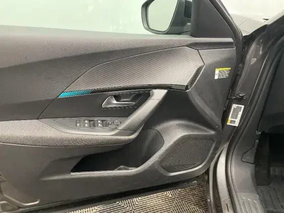 PEUGEOT 2008 II - voiture d'occasion - Photo 17