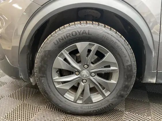 PEUGEOT 2008 II - voiture d'occasion - Photo 21