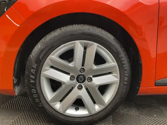 RENAULT CLIO V - voiture d'occasion - Photo 23