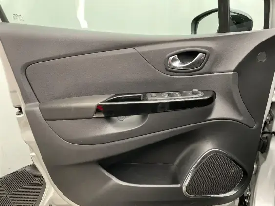 RENAULT CAPTUR - voiture d'occasion - Photo 19