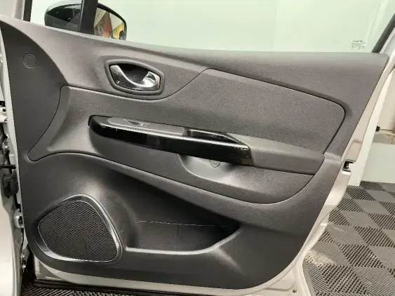 RENAULT CAPTUR - voiture d'occasion - Photo 20