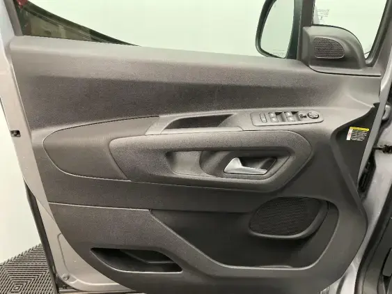 OPEL COMBO D - voiture d'occasion - Photo 19