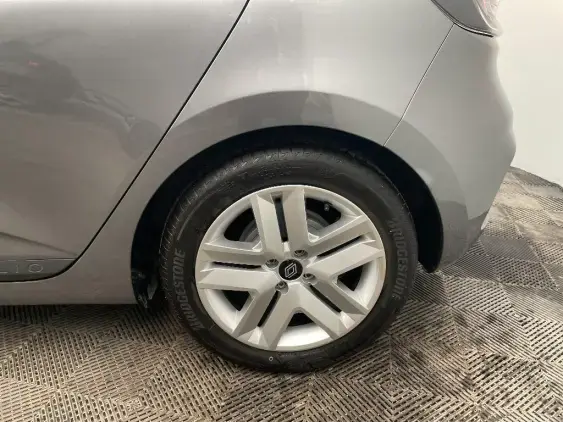 RENAULT CLIO V - voiture d'occasion - Photo 24