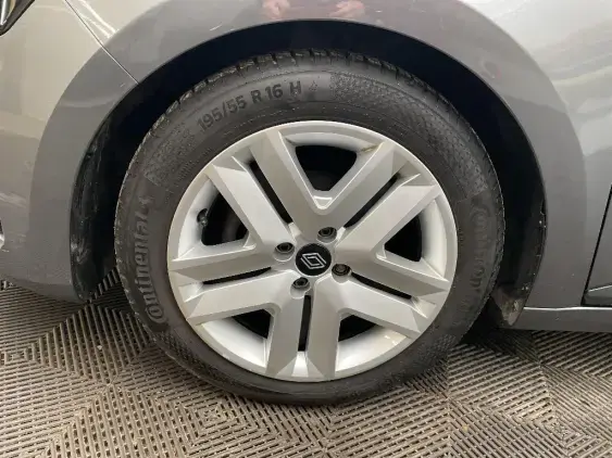 RENAULT CLIO V - voiture d'occasion - Photo 22