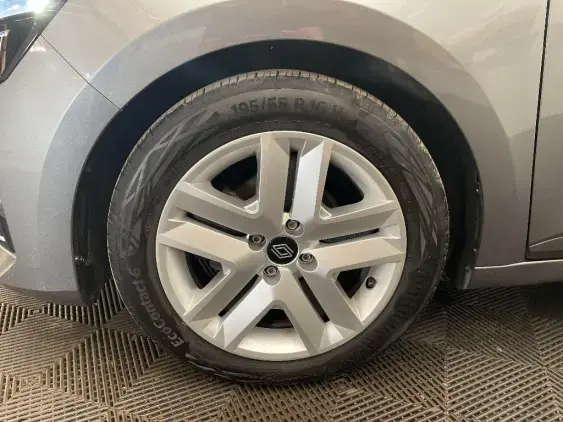 RENAULT CLIO V - voiture d'occasion - Photo 23