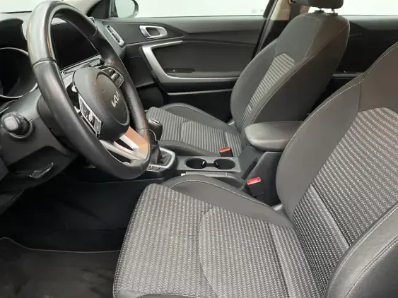 KIA XCEED - voiture d'occasion - Photo 18