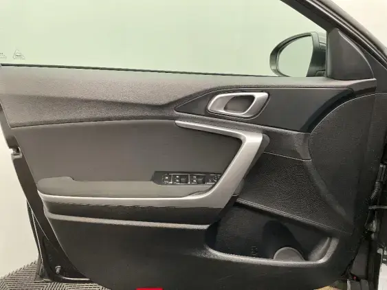 KIA XCEED - voiture d'occasion - Photo 19