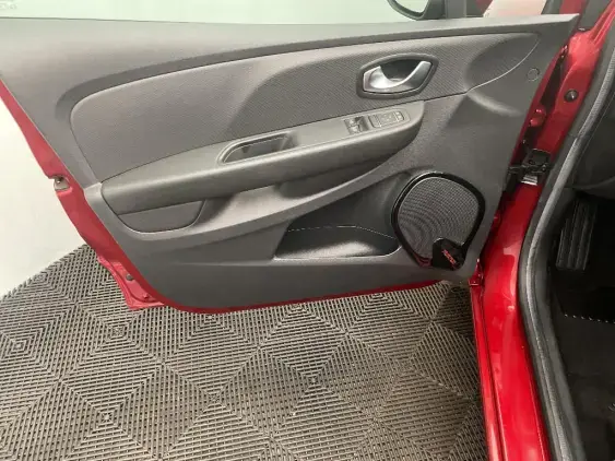 RENAULT CLIO IV - voiture d'occasion - Photo 19