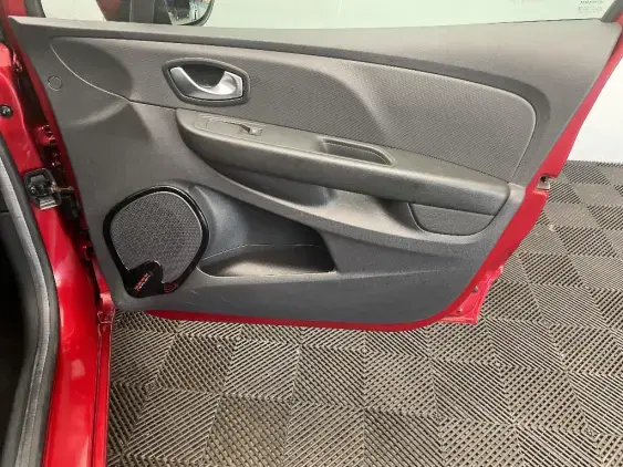RENAULT CLIO IV - voiture d'occasion - Photo 20
