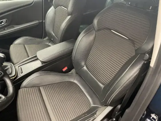 RENAULT SCENIC IV - voiture d'occasion - Photo 18