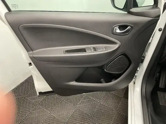 RENAULT ZOE - voiture d'occasion - Photo 18