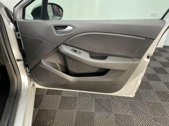 RENAULT CLIO V - voiture d'occasion - Photo 20