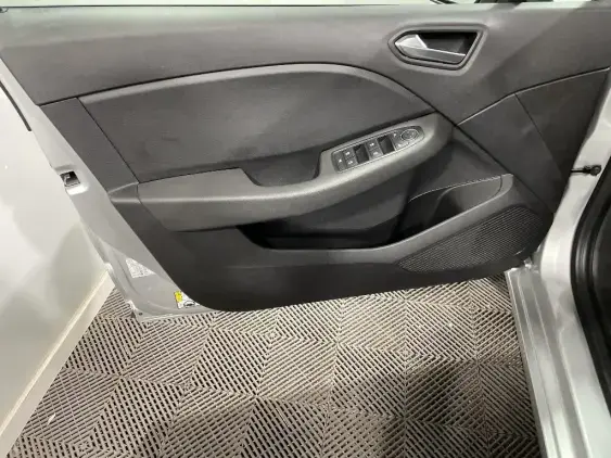 RENAULT CLIO V - voiture d'occasion - Photo 19