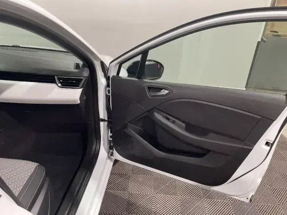 RENAULT CLIO V - voiture d'occasion - Photo 20