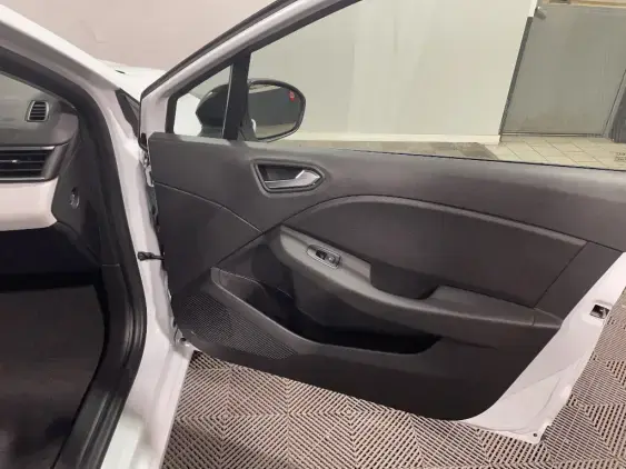 RENAULT CLIO V - voiture d'occasion - Photo 20