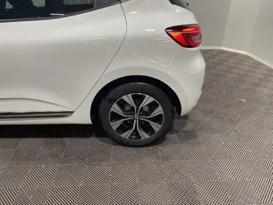 RENAULT CLIO V - voiture d'occasion - Photo 24