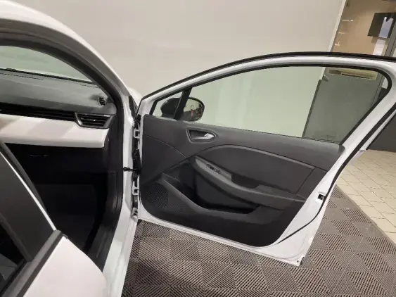 RENAULT CLIO V - voiture d'occasion - Photo 20