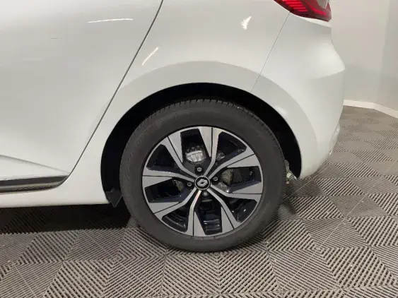 RENAULT CLIO V - voiture d'occasion - Photo 24