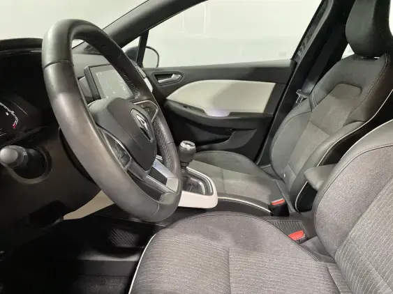 RENAULT CLIO V - voiture d'occasion - Photo 17