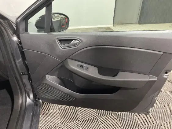 RENAULT CLIO V - voiture d'occasion - Photo 20