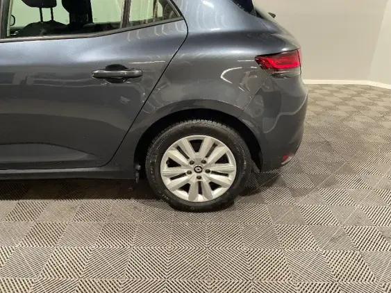 RENAULT MEGANE IV - voiture d'occasion - Photo 23