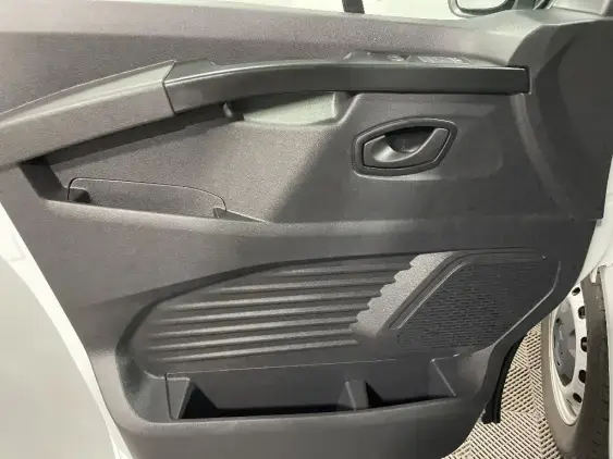 RENAULT TRAFIC FG III - voiture d'occasion - Photo 18