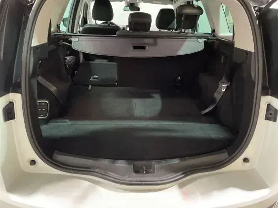 RENAULT SCENIC IV - voiture d'occasion - Photo 16