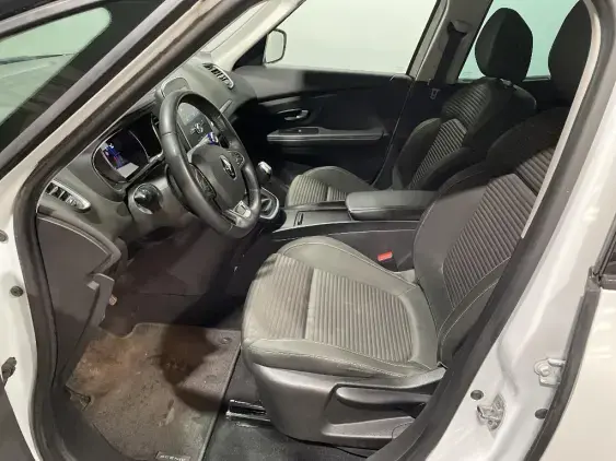 RENAULT SCENIC IV - voiture d'occasion - Photo 18