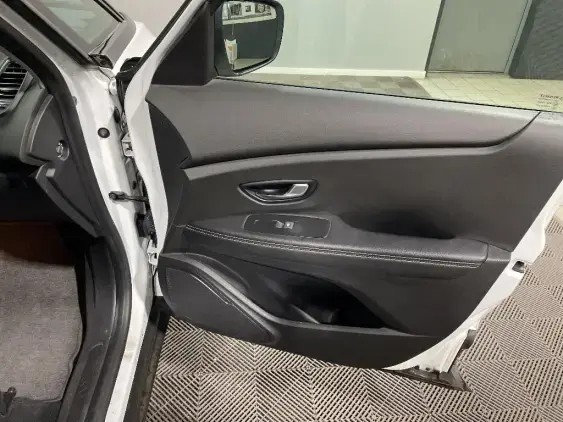 RENAULT SCENIC IV - voiture d'occasion - Photo 20