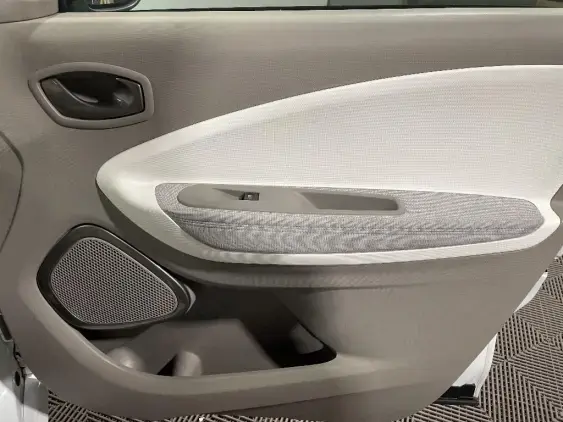 RENAULT ZOE - voiture d'occasion - Photo 18